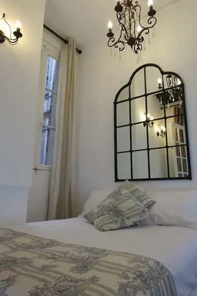 Fleur De Lys One Bedroom Apartment *